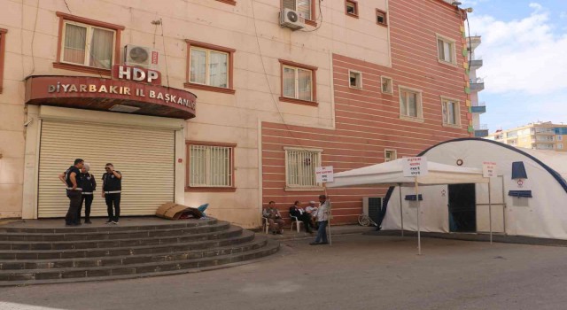Diyarbakırda aileler bin 138 gündür evlatlarını HDPden istiyor