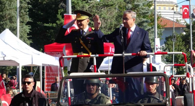 Diyarbakırda Cumhuriyetin 99. yıldönümü coşkuyla kutlandı