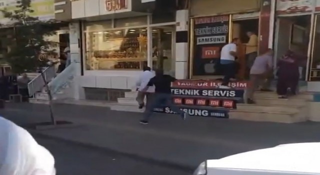 Diyarbakırda silahlı saldırı korku dolu anlar yaşattı