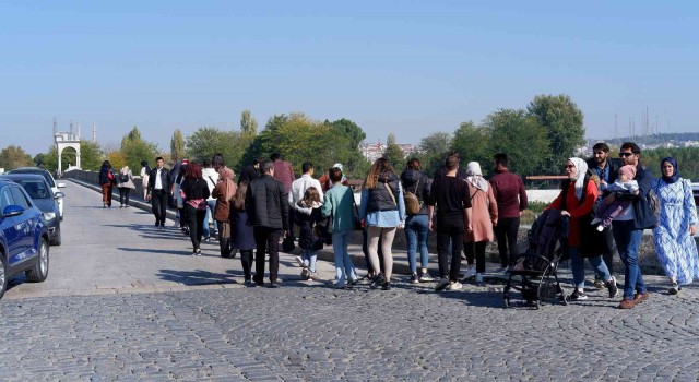Doğuda kar, Batıda bahar, hem güneşin hem sonbaharın keyfini doyasıya yaşadılar