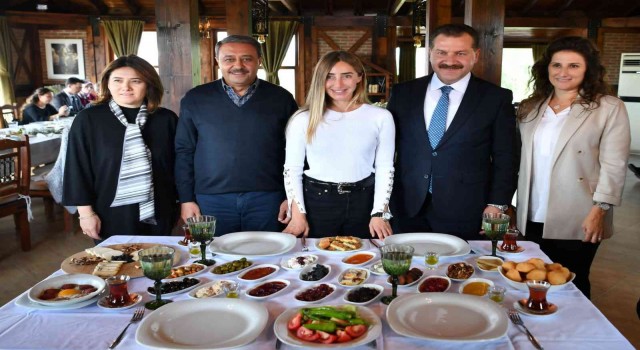 Dünya rekortmeni, Balıkesir kahvaltısıyla tanıştı