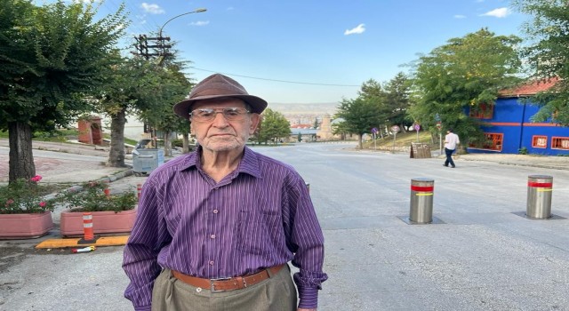 Dünya Yaşlılar Gününde ileri yaştaki vatandaşlara ‘kapalı cadde eziyeti