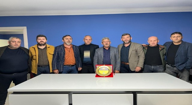 Düzce Trabzonlular Derneğinde bayrak değişimi yaşandı