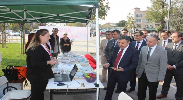 Düzcede sağlık sokağı kuruldu