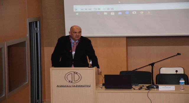 Edebiyat Fakültesinde “14.Yüzyılda Haçlılar ve Türkler Sempozyumu” gerçekleştirildi