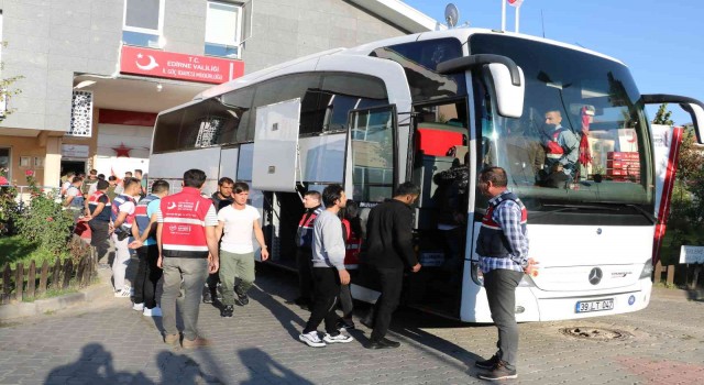 Edirnede bu yıl 3 bin 500 göçmen ülkesine gönderildi
