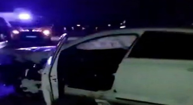 Edirnede minibüs ile otomobil çarpıştı: 2 yaralı