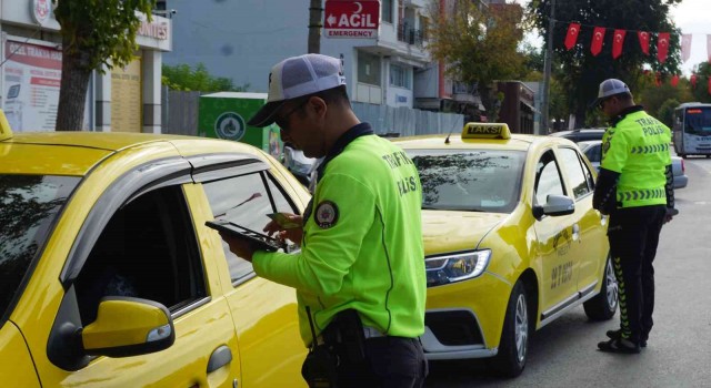 Edirnede ticari taksi sürücülerine ceza yağdı