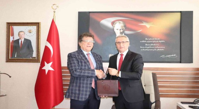 Edremit İlçe Milli Eğitim Müdürü Ciğere, Belediye Başkanı Arslandan ziyaret