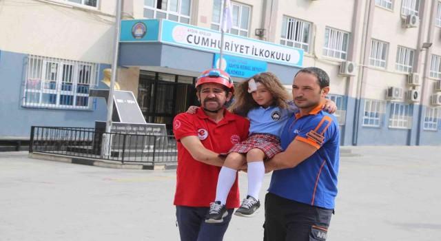 EFAK tan öğrencilere deprem eğitimi