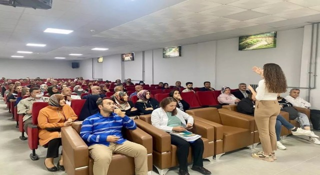 Erzincanda öğrenci velileri ve öğretmenlere suçtan korunma yöntemleri anlatılıyor