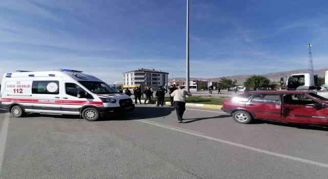Erzincanda trafik kazası: 4 yaralı