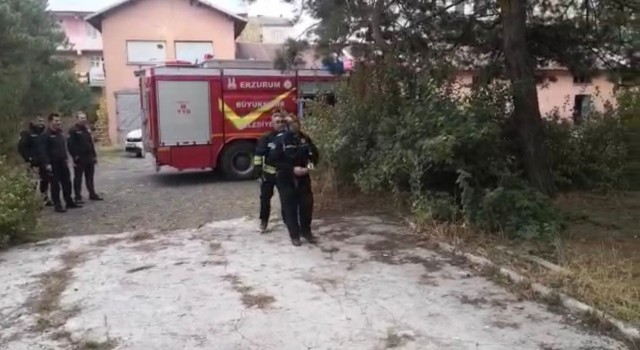 Erzurumda metruk binada yangın