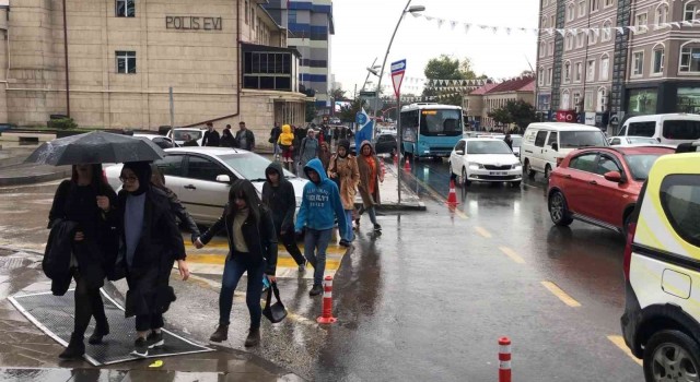 Erzurumda sağanak yağış etkili oldu