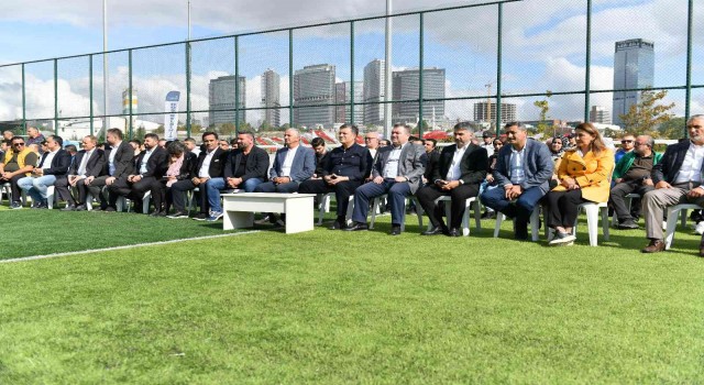 Esenyurt Belediye Başkanı Bozkurttan amatör spor kulüplerine malzeme desteği