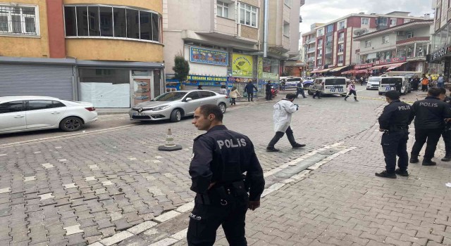 Esenyurtta akrabaların kavgasında ortalık savaş alanına döndü: 2 yaralı