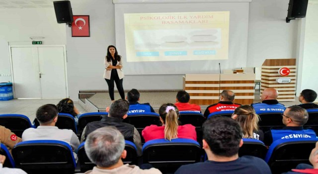 Esenyurtta belediye personeline doğru ve etkili iletişimin metotları anlatıldı