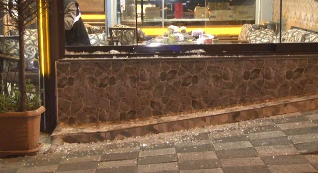 Esenyurtta kafeye silahlı saldırı