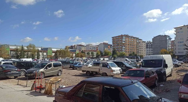 Eski kapalı pazar alanı otopark oldu