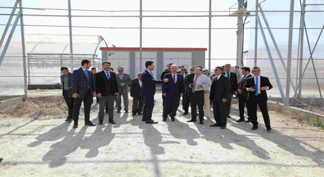 Eskişehir ve Konya protokolü Mahmudiyede bulunan jeotermal serada buluştu
