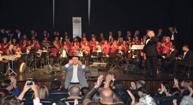 Eskişehirde ünlü sanatçı Coşkun Sabahın konserine yoğun ilgi