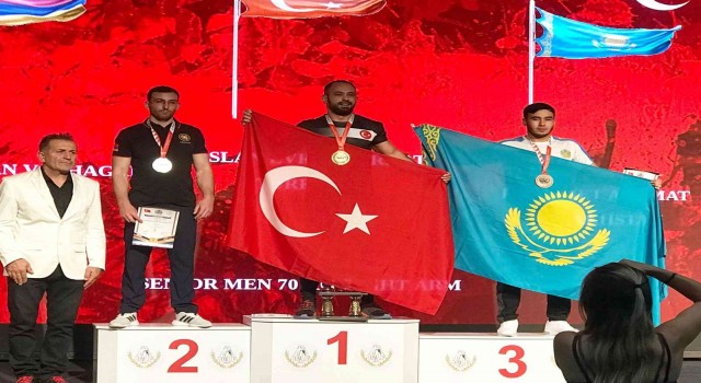 Eskişehirli sporcu bilek güreşinde 5inci kez dünya şampiyonu oldu