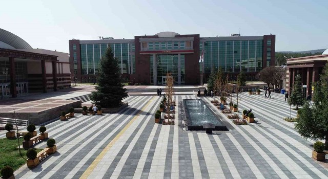 ESOGÜ öğretim üyeleri dünyanın en etkili bilim insanları arasında