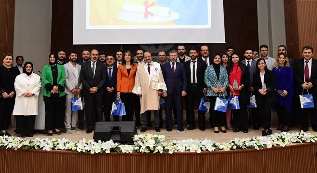 ETÜde başarılı akademisyenler ödüllendirildi