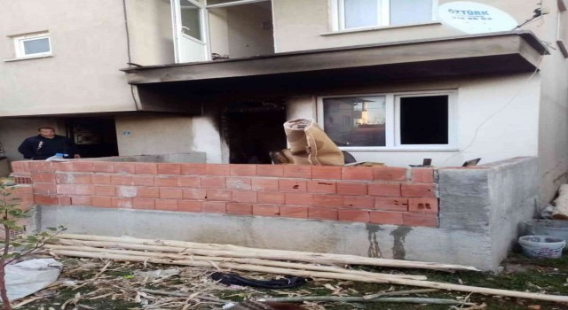 Evde çıkan yangın paniğe neden oldu