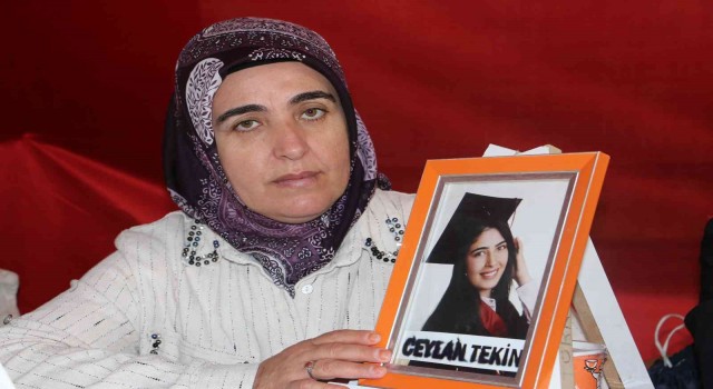Evlat hasreti çeken anne, HDPnin kızının üzerinden elini çekmesini istedi