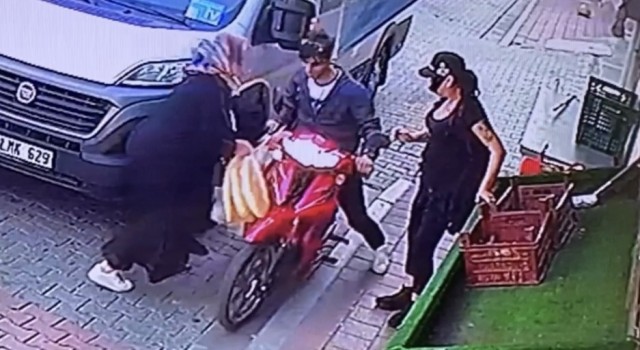 Fatihte cep telefonu hırsızı, motosikletini kadının üzerine sürerek kaçtı