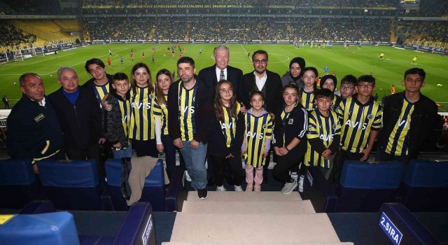 Fenerbahçe, yaralı madencilerin çocuklarını ağırladı