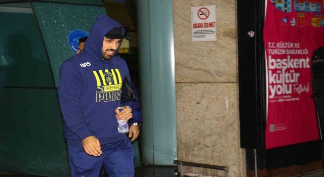 Fenerbahçeyi Esenboğa Havalimanında taraftarı karşıladı