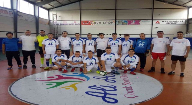 Fethiyede özel sporcular gösteri maçı yaptı