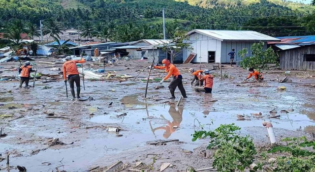 Filipinlerde Nalgae Tayfununun bilançosu ağırlaşıyor: 98 ölü, 69 yaralı