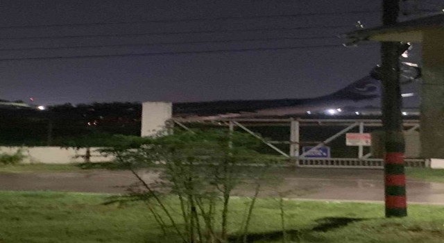 Filipinlerde yolcu uçağı pistten çıktı