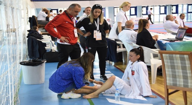 FISUdan OMÜ sağlık ekibine övgü