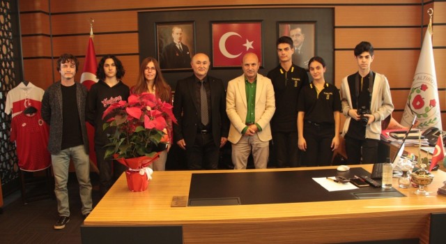 Gazeteci adayları sordu, Başkan Oral cevapladı