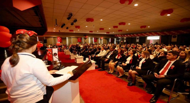 Gaziantep Kolej Vakfında Cumhuriyet coşkusu