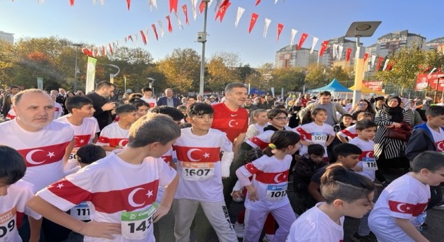 Gaziosmanpaşada Cumhuriyet Koşusu coşkusu