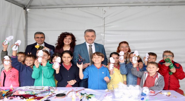 Gaziosmanpaşalı öğrenciler ‘2. Küçük Buluşlar Büyük Dünyalar Bilim Şenliğinde bir araya geldi