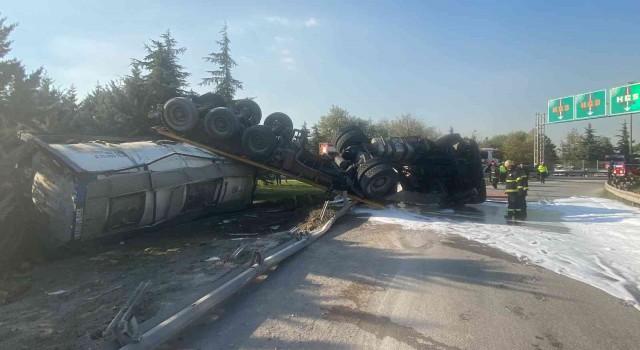 Gebzede kimyasal madde yüklü tanker devrildi: 1 yaralı