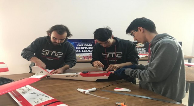 Geçen yıl üçüncü oldukları TEKNOFESTte bu yıl birinciliği kazandılar