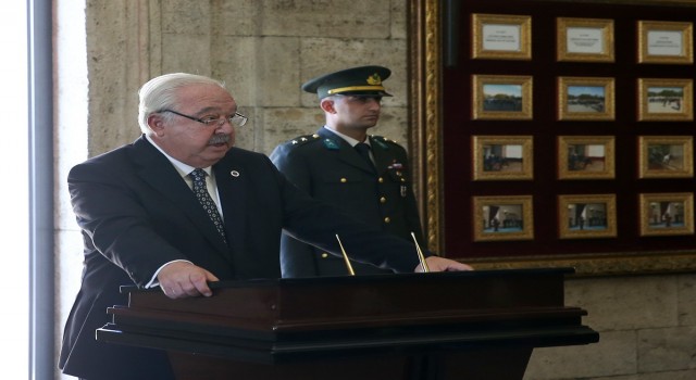 Gençlerbirliği Anıtkabiri ziyaret etti