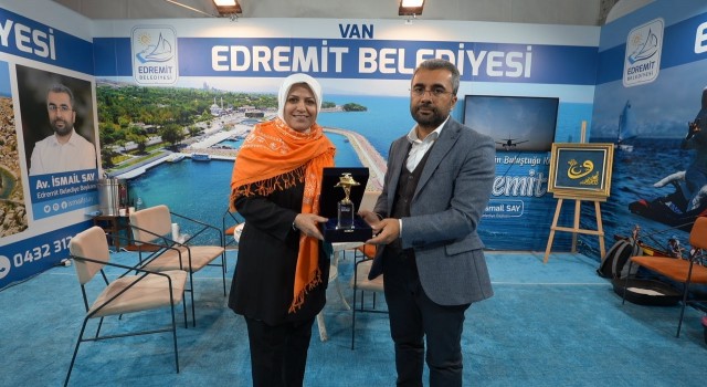Gençlik projeleri dalında Edremit Belediyesine ödül