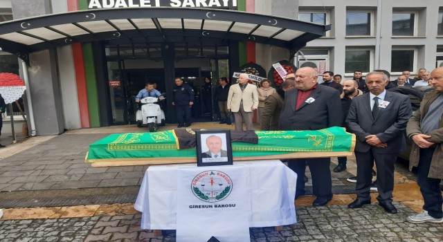 Giresunlu avukat cübbesiyle son yolculuğuna uğurlandı