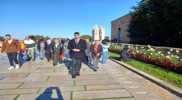 Gönül Köşkü Huzurevi sakinleri Anıtkabiri ziyaret etti
