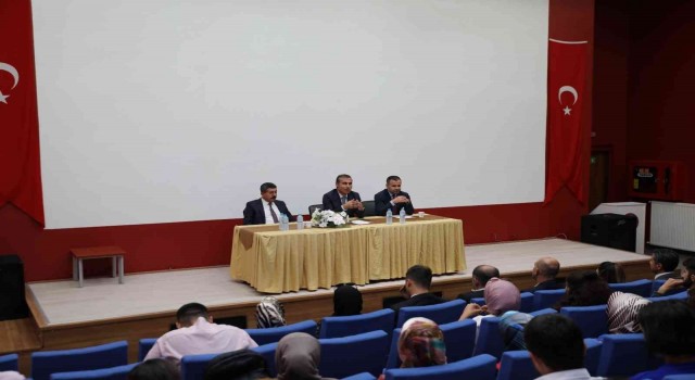 Gönüllü gençlerle değerlendirme toplantısı yapıldı