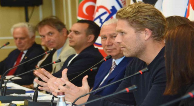 Göztepenin yeni başkanı Ankersen basınla buluştu