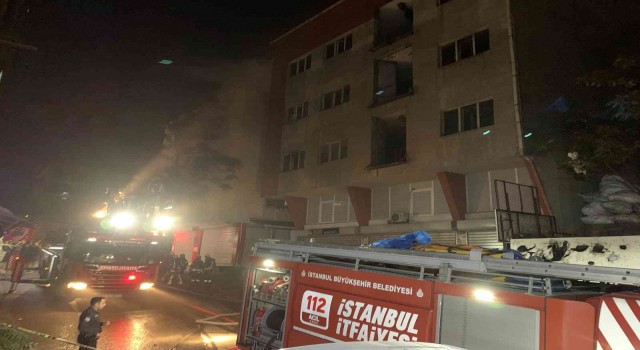 Güngörende 4 katlı iş yerinde korkutan yangın